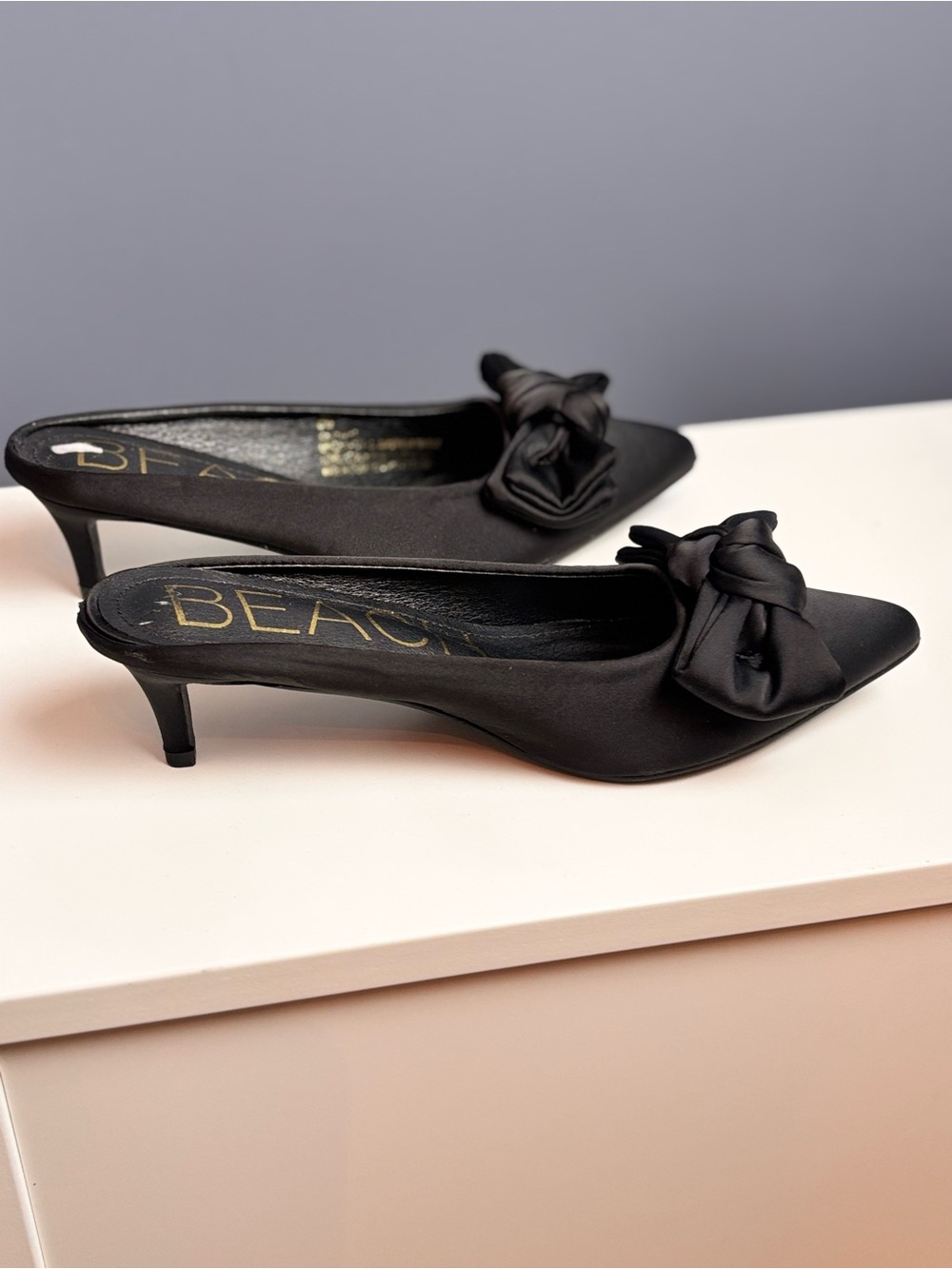 Black Satin Pointed-Toe Knot Mules BEACH - Picture 6 of 6